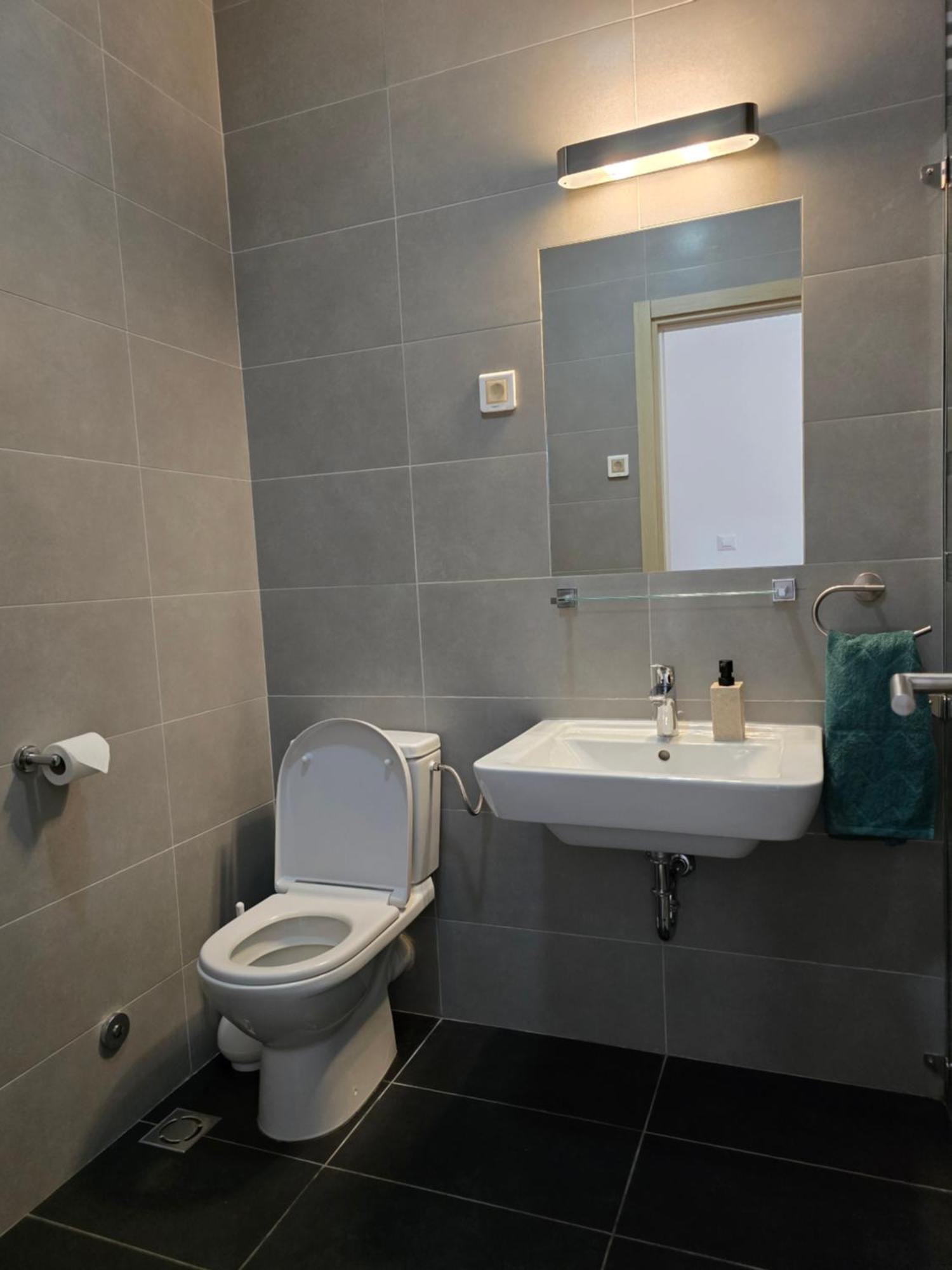 Lavender Bay Apartment Dee B02 ดอนิมอรินิ ภายนอก รูปภาพ