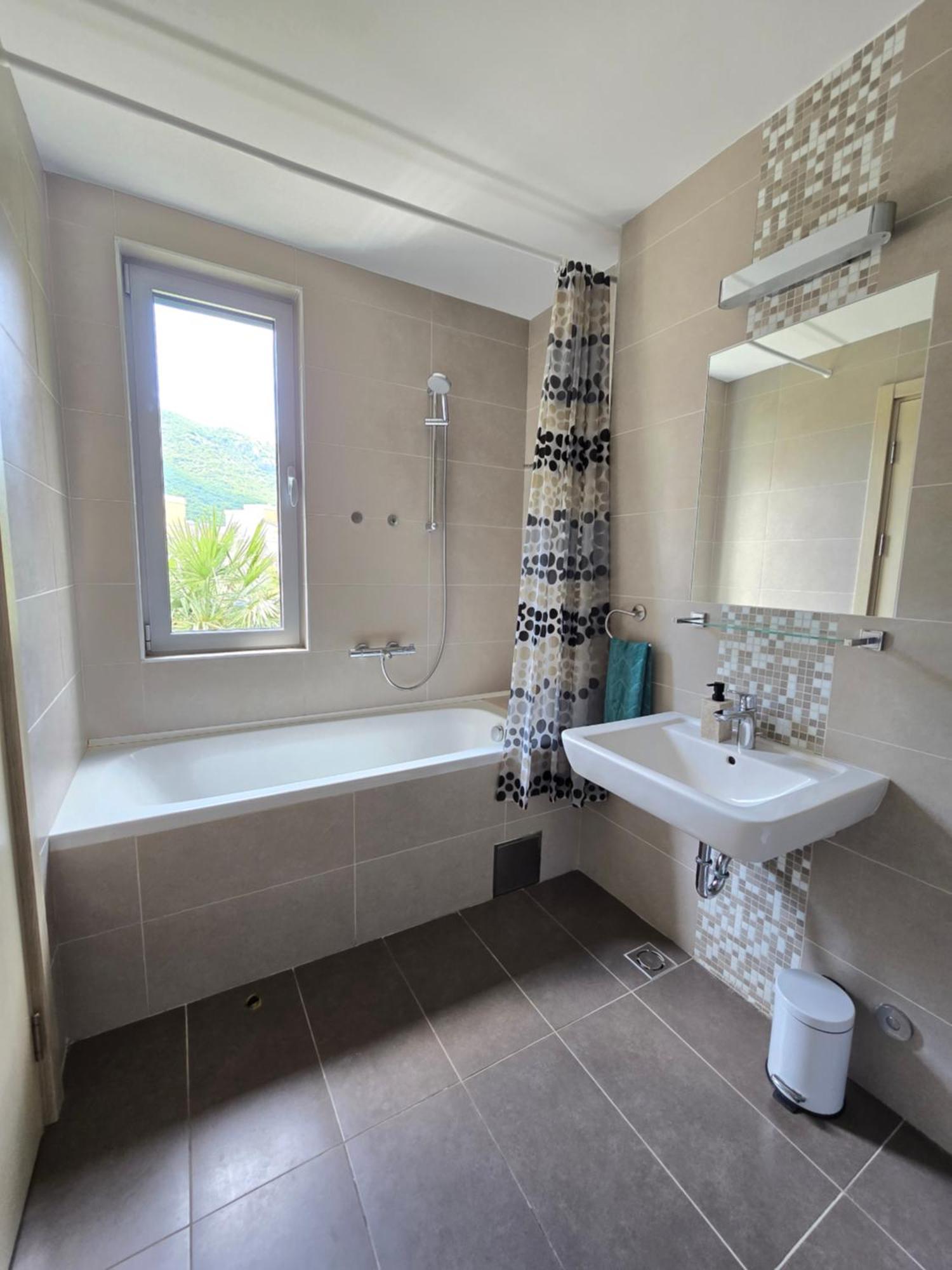 Lavender Bay Apartment Dee B02 ดอนิมอรินิ ภายนอก รูปภาพ