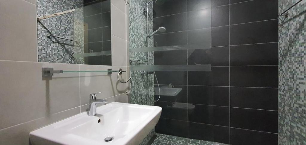 Lavender Bay Apartment Dee B02 ดอนิมอรินิ ภายนอก รูปภาพ
