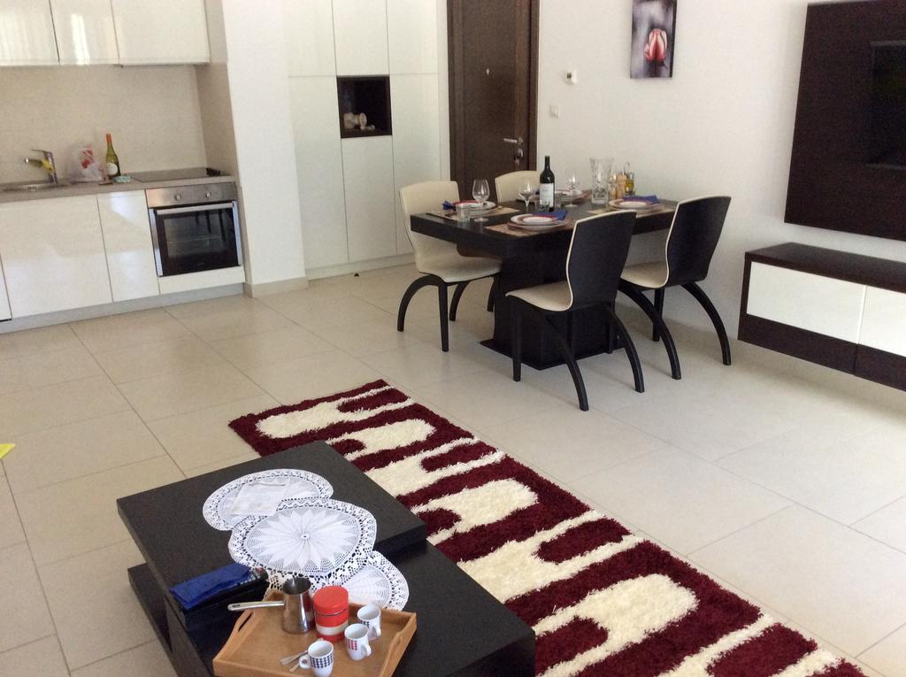 Lavender Bay Apartment Dee B02 ดอนิมอรินิ ภายนอก รูปภาพ