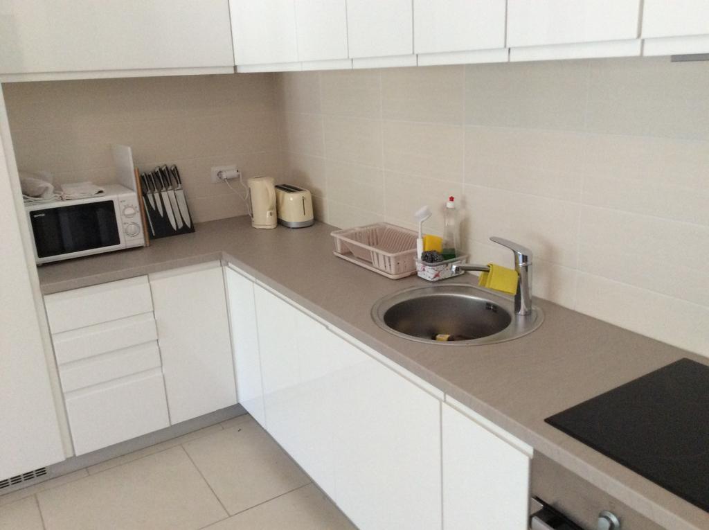Lavender Bay Apartment Dee B02 ดอนิมอรินิ ภายนอก รูปภาพ